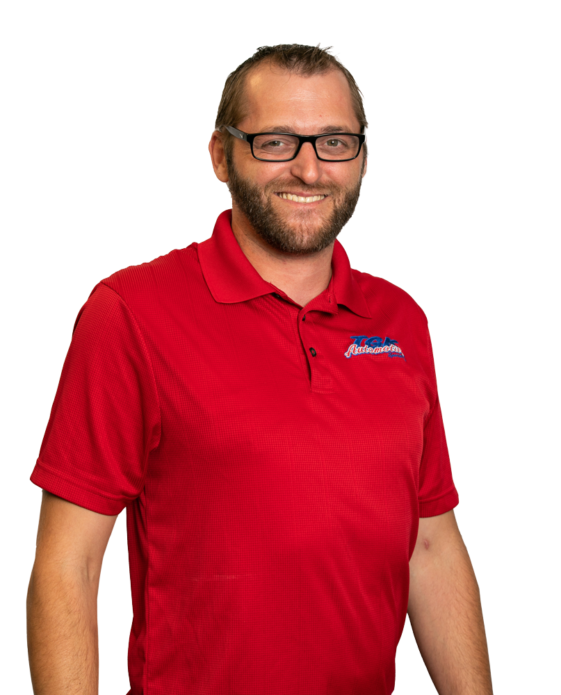 Headshot of Travis Defries - Store Manager of the North Mankato, MN location